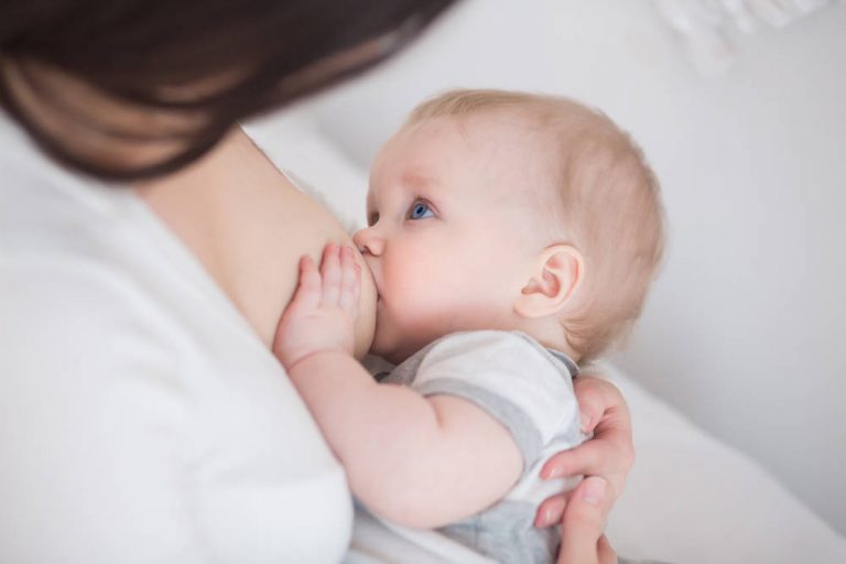 La lactancia y sus ventajas para mamis y bebés