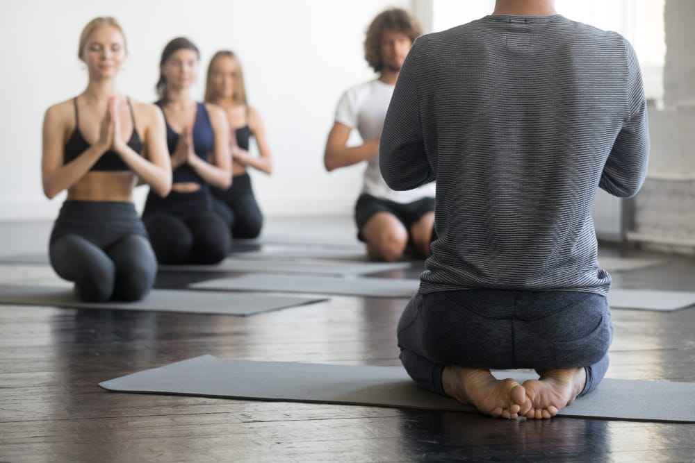 El yoga refuerza el sistema inmunitario y alivia los dolores